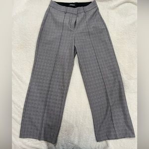 Express cropped straight , High rise pant . Size 2